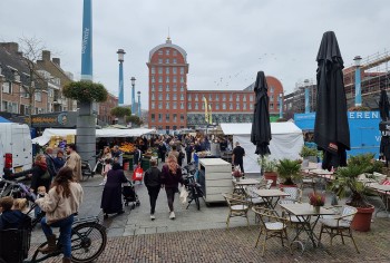 Columnist Thijs Blom vestigt aandacht op toekomst markt: Bagijnhof of Statenplein