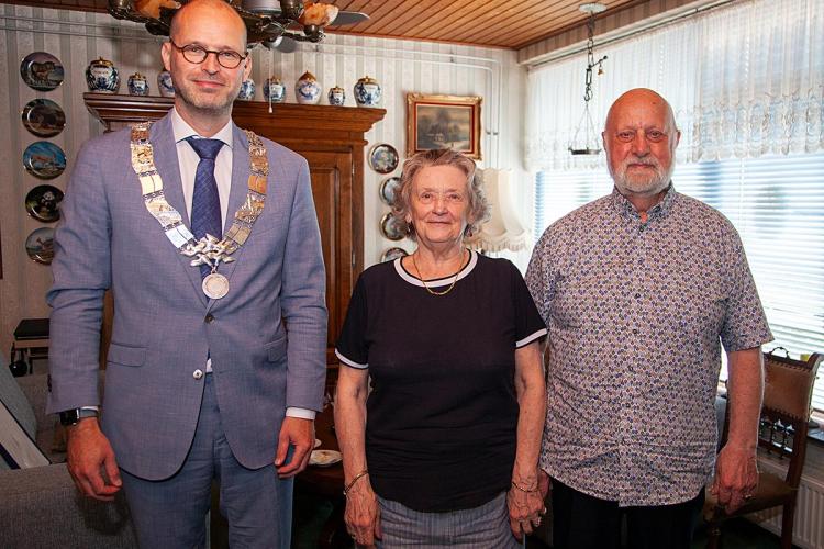 Echtpaar Stolk-Romijn 65 jaar getrouwd