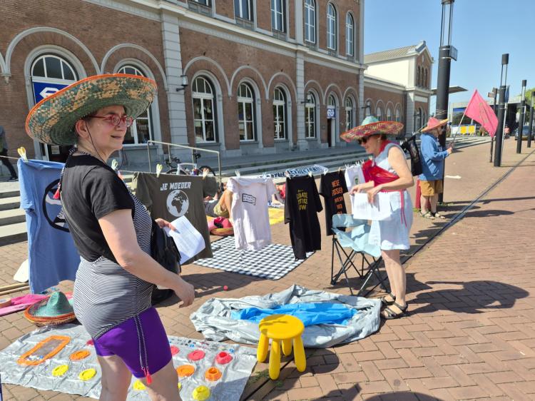 Bezorgde burgers demonstreerden op het stationsplein