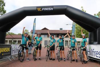 Harde wind houdt fietsers niet tegen: €35.000 opgehaald voor De Hoop