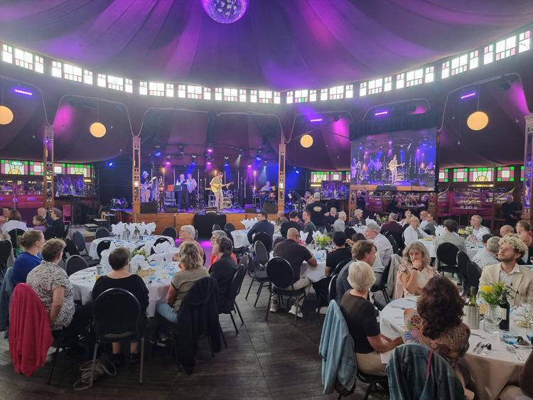 Indrukwekkend Benefiet Gala Show United by Music op de Markt