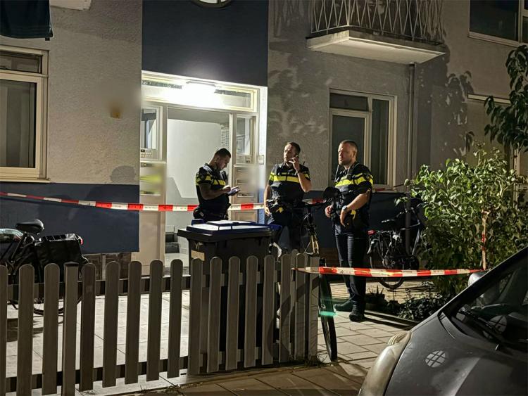 Overleden persoon aangetroffen in woning aan Pluvierstraat