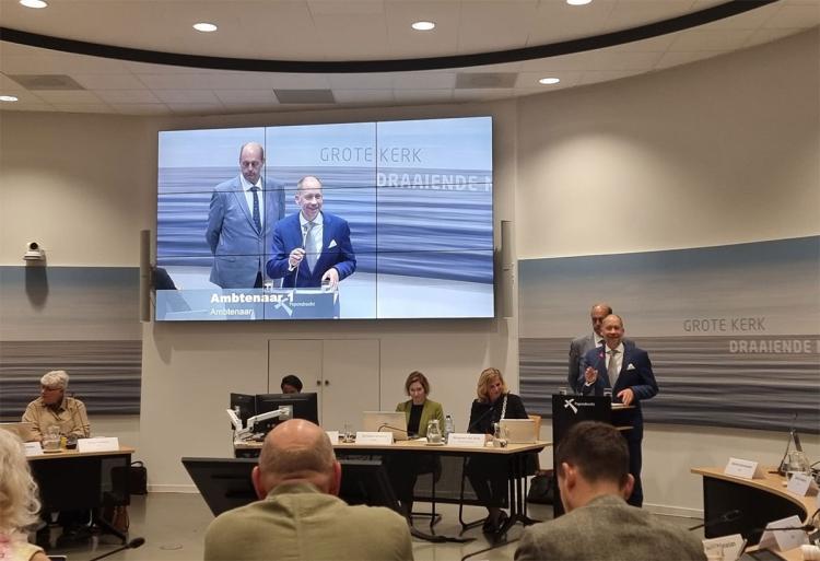 Advies informateurs: Onderzoek brede middencoalitie met VVD, CDA, PRO, D66, CU en PAB