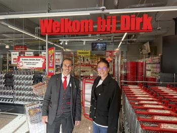 Album afbeelding 1: Wethouder Jauharina Oelfke op bezoek bij De Dirk