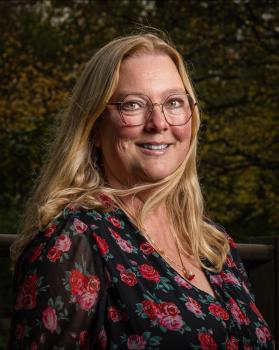 Simone van der Kraan met Via Cultura actief met Stadskoken en stadsbingen