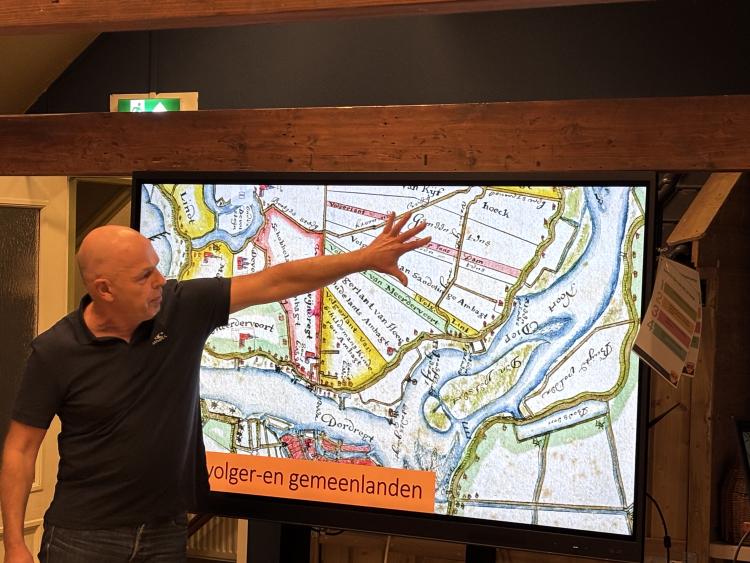 Volle zolder bij laatste lezing over molens in de Zwijndrechtse Waard
