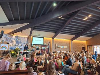 Album afbeelding 1: Foto: Berdiene Bons - Bijbelfeest voor kinderen van groep 1 t/m 5