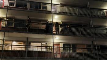 Brandweer forceert toegang tot woning na waterlekkage in Sterflat