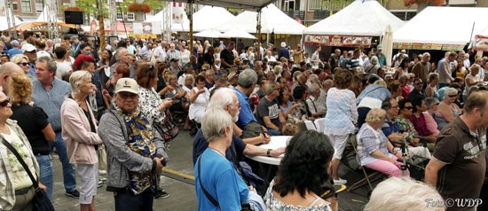 Veel bezoekers op de Pasar Malam Istimewa Dordrecht