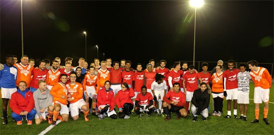 PvdA Dordrecht gaat de sportieve strijd aan met het team van Vluchtelingenwerk