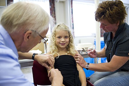 Rivas Zorggroep vaccineert kinderen tegen DTP, BMR en HPV in Zwijndrecht