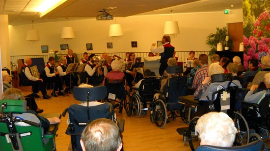 Gezellig en geslaagd koffieconcert in de Waalburcht