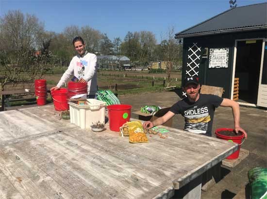 Sociale Moestuin Sliedrecht start vanwege corona Moestuin-Thuis-Tuin