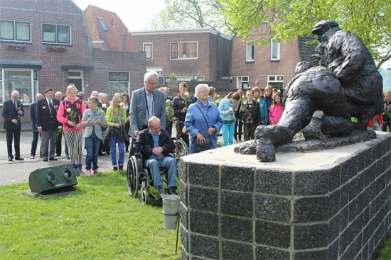 Line-crossers monument