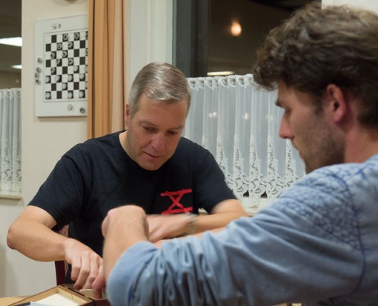 Arjan van der Leij wint van ongenaakbaar lijkende koploper Peter van den Bergh