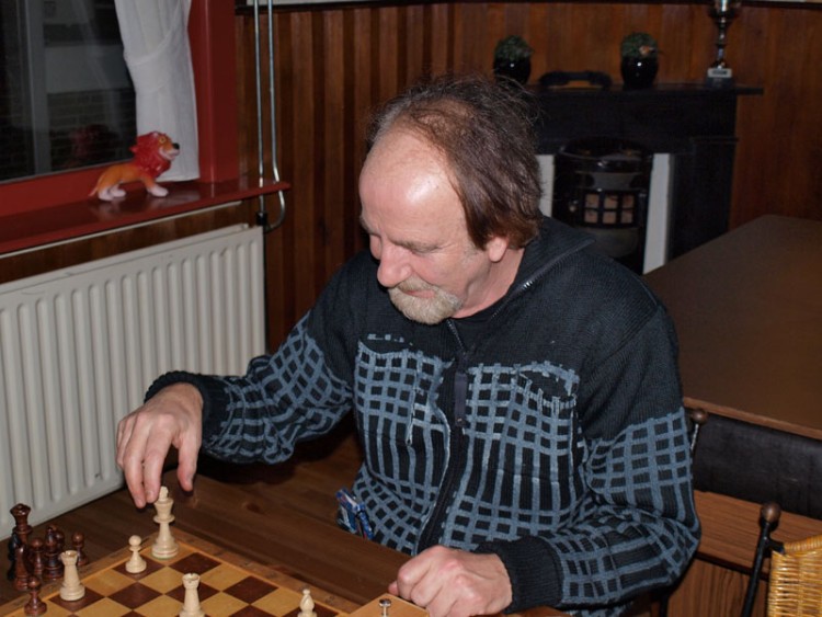 Oud-raadslid Peter Kraaijeveld start sterk in 6e Online Competitie