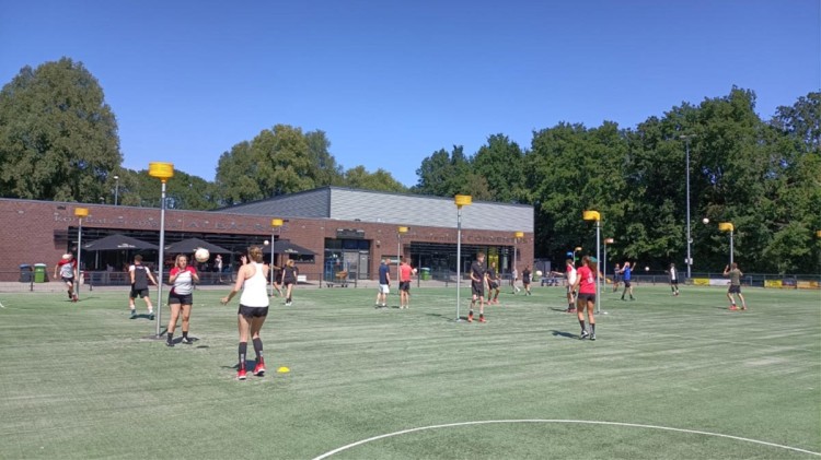 Korfballers Albatros weer in training